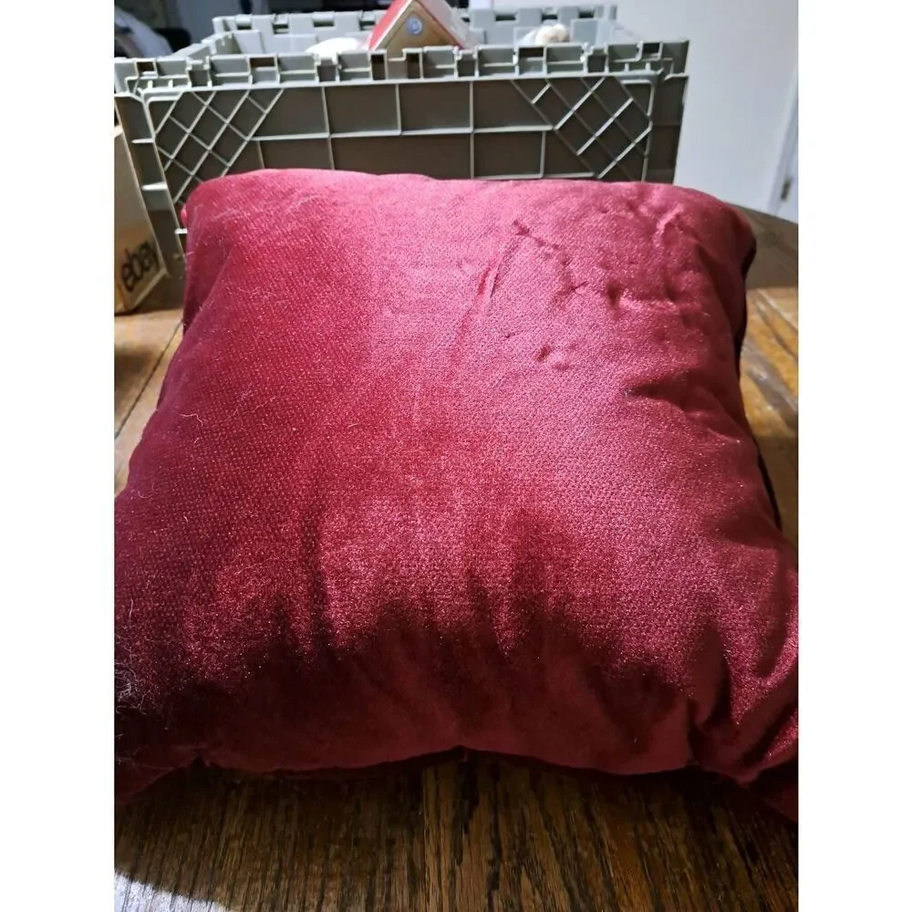 Portofino Christmas Holiday Throw Accent Pillow- Burgandy Gold Green White